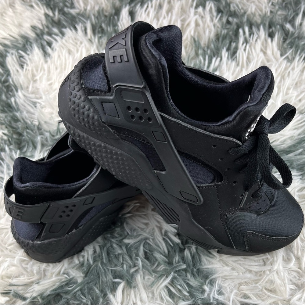 Nike Hurache Women’s Shoes Size 8 Black